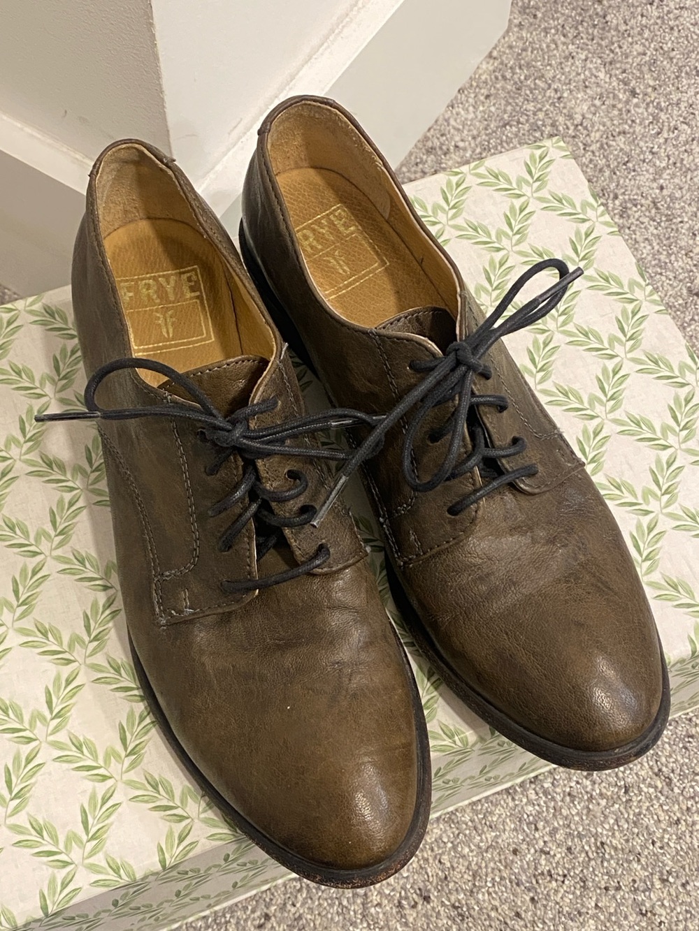 FRYE AND CO. Women’s Leather Oxfords in Brown